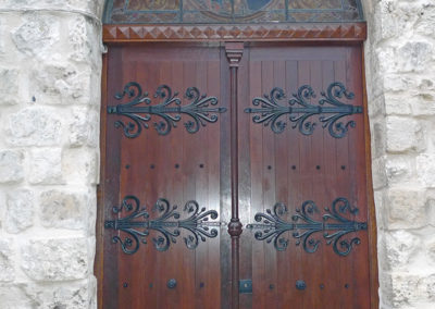 Ebeniste dans l'Eure 27 restauration d'une porte d'eglise